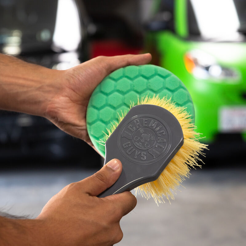     Chemical Guys Brush - Sarı Ağır Hizmet , Halı ve İç Temizlik Fırçası